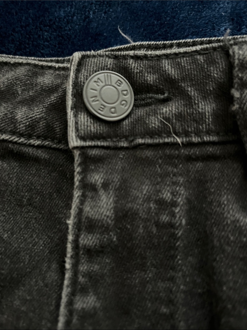 BNWOT BDG High-Rise Washed Black Denim Women's Shorts - Picture 3 of 6